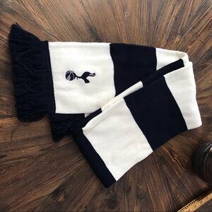 SPURS CREST BAR SCARF